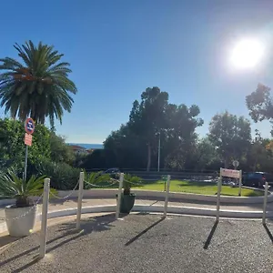 Bel Proche De La Nice
